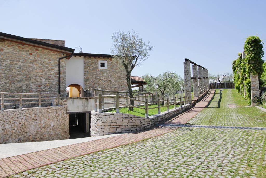 Residence "Borgo Le Torri" Toscolano Maderno Exterior foto